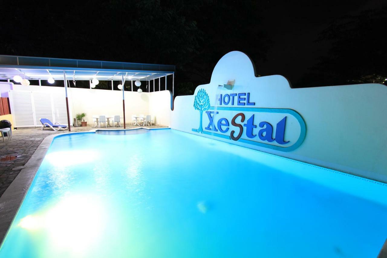 Hotel Xestal サンタ・クルス・ウアトゥルコ エクステリア 写真